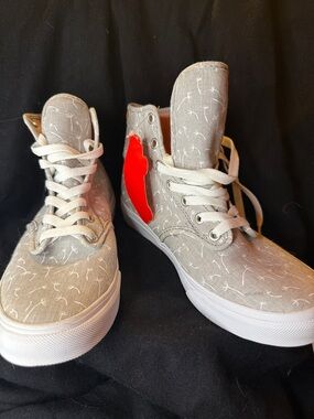 Gray Canvas High-Top Sneakers with White Dandelion Print